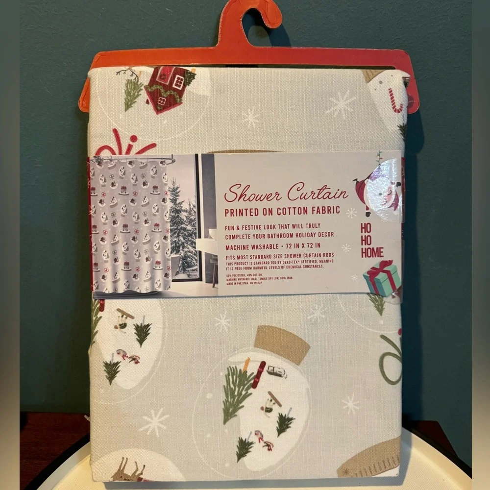 NWT Snowglobe pattern Christmas cotton blend shower curtain 72”x72”